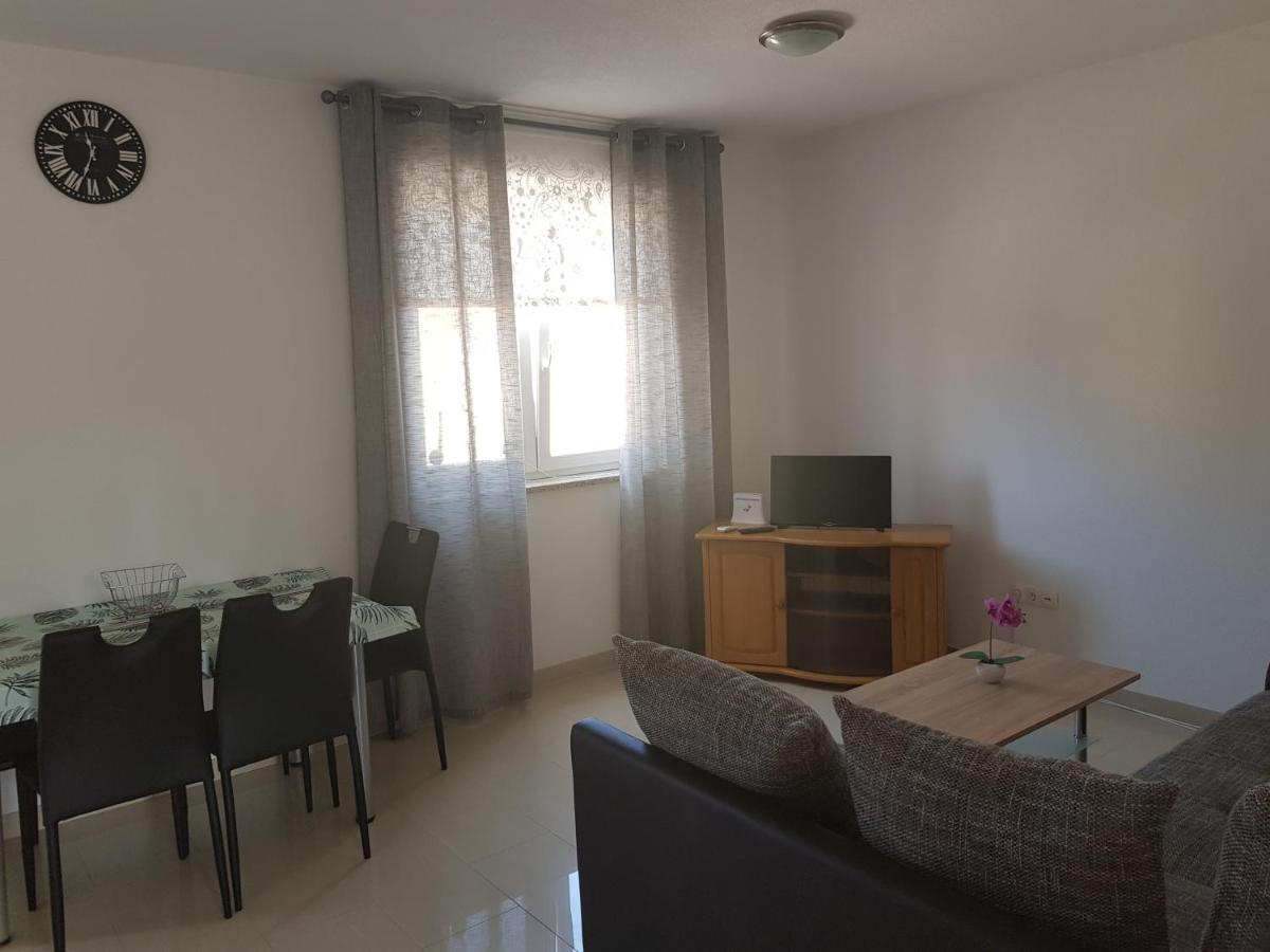 Apartmani Vrdoljak Malinska Exterior photo
