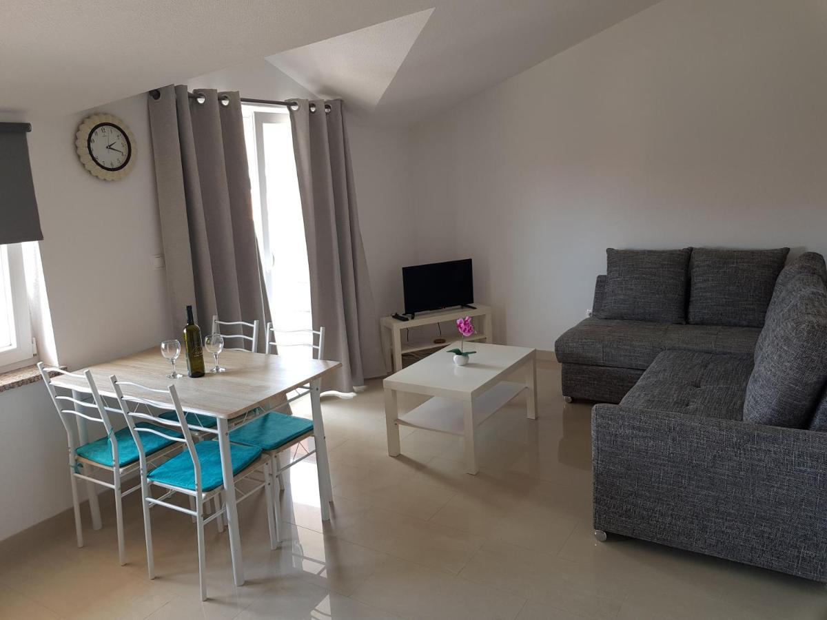 Apartmani Vrdoljak Malinska Exterior photo